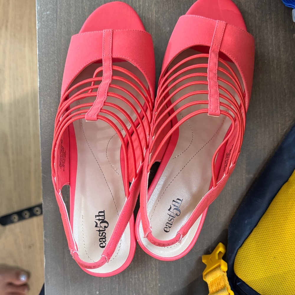 East 5th Women's Coral Strappy Sandals